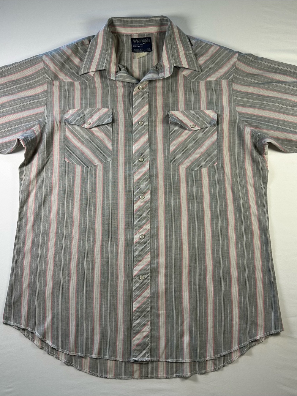 Vintage Wrangler Cowboy Cut Pearl Snap Western Shirt Gray Pink Pinstripe